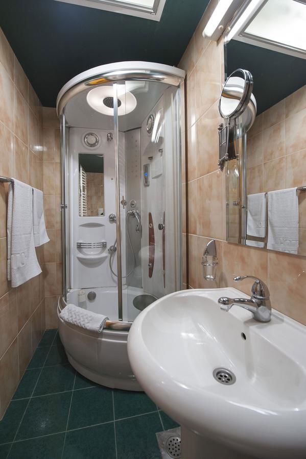 Отель Hotel Kerber Подгорица